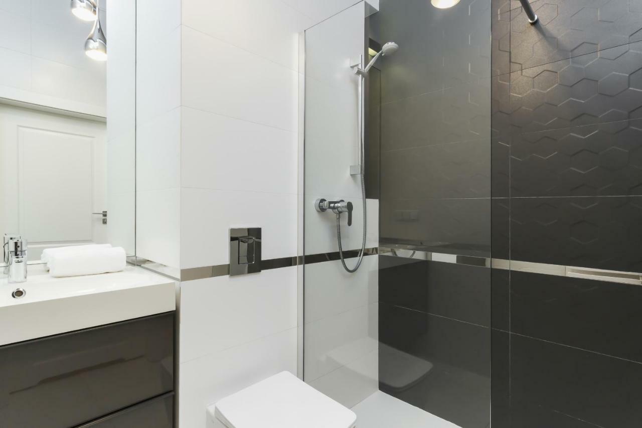 Apartment Krakow Arianska By Renters Prestige Exteriör bild